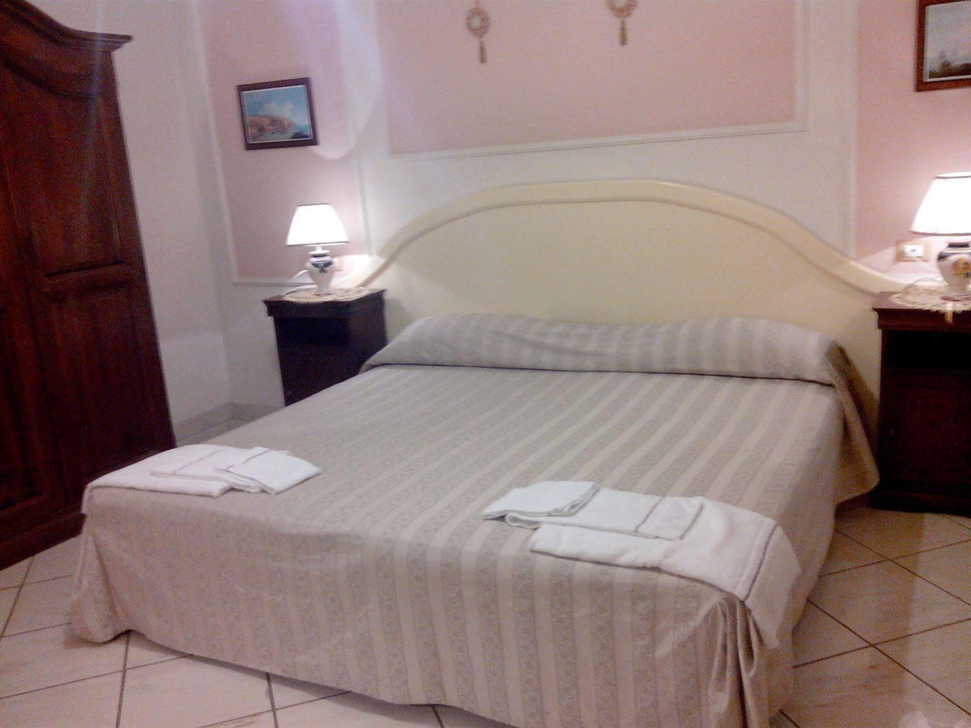 Bed & Breakfast Napoli Centrale Zewnętrze zdjęcie